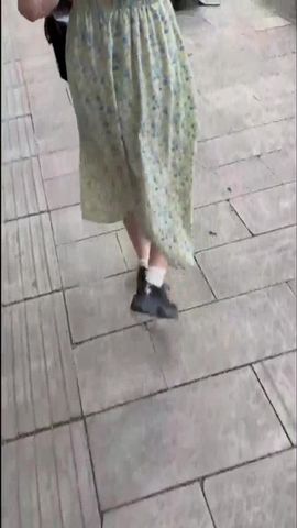 【69堂免费视频】超级粉嫩绝世美穴只给爸爸们看，软萌乖巧的外表私下是个小骚货_DeWatermark