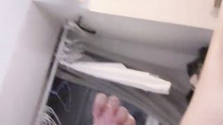 【69堂免费视频】最近约的超嫩妹妹，让朋友过来操，搞一半自己加入，3P前后夹击，边舔屌边被后入，这妹妹有点骚呀