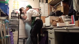 【69堂免费视频】立即给一个用三个手指向你打招呼的美丽成熟的肥皂剧女士口交