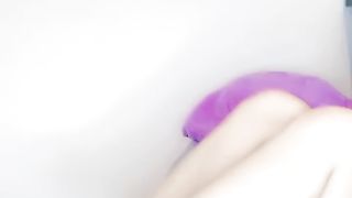 【69堂免费视频】爆乳眼镜小美女，抽插小嘴口活一流