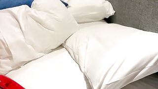 【69堂免费视频】极品修长美腿反差御姐，肉丝黑丝轮番上阵，被操时还拿着假道具插自己的骚嘴_更多资源tg搜索（xbb688）