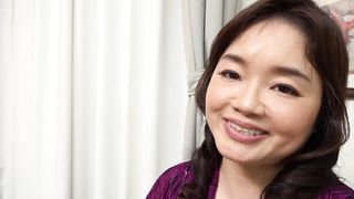 【69堂免费视频】照他讨厌的下属说的去做！张开双腿