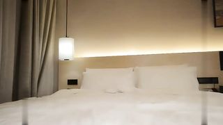 【69堂免费视频】 微信转了3800元才把女神级极品性感外围女约到酒店,小逼粉嫩嫩,身材匀称,各种抽插,叫床销魂.国语