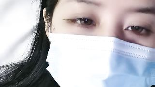 【69堂免费视频】炮机大黑牛伺候小少妇蒙上眼睛自慰  穿上开档黑丝口交  翘起极品美臀对着镜头  扶腰后入操的直叫受不了