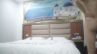 【69堂免费视频】外围女神甜美小姐姐初下水抠粉穴就差点儿高潮