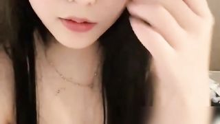 【69堂免费视频】抖音6万粉颜值小网红，榜一大哥斥巨资1v1定制福利，小妹妹掰开粉嫩小穴自慰，娇喘连连