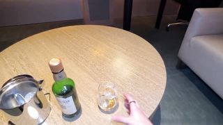 【69堂免费视频】穿着性感女仆装的女友我一进酒店就在等着我