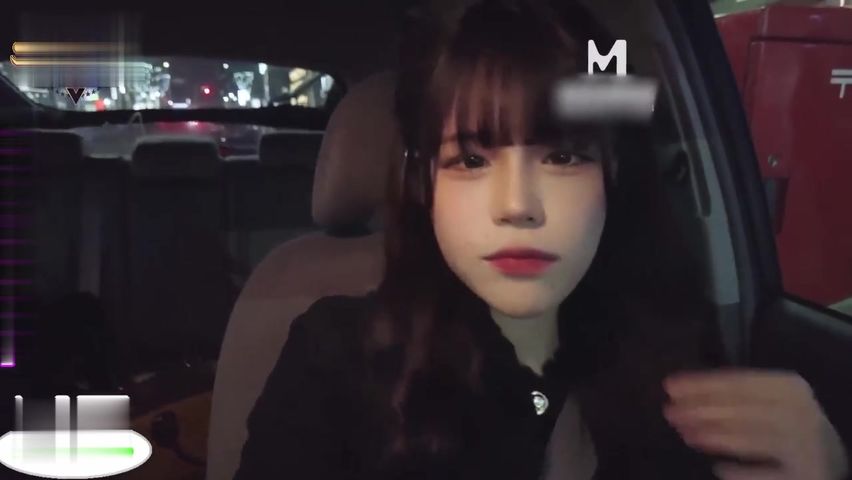 【69堂免费视频】霸气土豪送保养女礼物还是金钱的诱惑力大