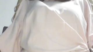 【69堂免费视频】短裙少女被带回宿舍碎花小内裤掰一边无套暴操干出白浆