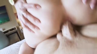 【69堂免费视频】用浓精喂饱我的荡妇室友