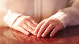 【69堂免费视频】离家出走的妻子再也无法承受婆婆生孩子的压力，与积累了大量精子的中年男子进行了激烈的授精性行为。_叶愛_3