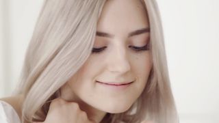 【69堂免费视频】电话与情人在家操骚逼