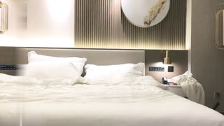 【69堂免费视频】小宝寻花约了个长裙肉肉少妇啪啪口交舔弄上位