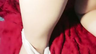 【69堂免费视频】牛仔裤极品美臀，扒开内裤翘起求操，第一视角，大屌深插光滑美臀，边操边拍打，操的噗呲噗呲