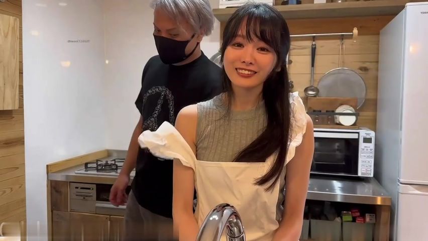 【69堂免费视频】这样性感的女友在家里也勾引我