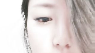 【69堂免费视频】颜值很高的妹子全程露脸情趣诱惑，跟小哥玩69口交模样好骚，把骚逼舔湿主动上位做插小哥，浪叫不止高潮不断