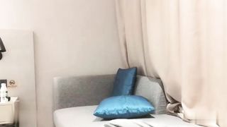 【69堂免费视频】高颜小姐姐_骚一点_第一次这么亮做爱骚不起来_嗯嗯轻一点_身材苗条大长腿_被小哥在床上多姿势猛怼