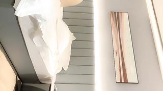 【69堂免费视频】兼职学生妹，深夜来访，小伙掐着脖子爆操，超清AI画质增强！