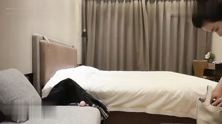 【69堂免费视频】约操丰腴气质人妻，谈吐大方得体皮肤白里透红