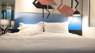 【69堂免费视频】坐在身上舌吻隔着内裤摸逼，近距离拍摄床上舔屌，侧入后入抽插猛操