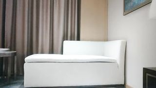 【69堂免费视频】红内裤战神约战小萝莉，甜美乖巧，观音坐莲，翘臀抽插，画质向老金看齐，高清源码录制