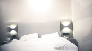 【69堂免费视频】风月老将怒干02年小嫩妹，乖巧娇小楚楚动人，被蹂躏的披头散发_00_23_59_01_01_19