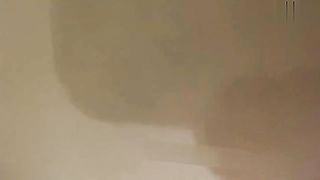 【69堂免费视频】母狗舞蹈系女友免费公厕精盆3P，被单男要求一字马挨操顶宫内射痉挛哭喊！