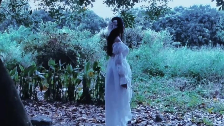 【69堂午夜视频】新娘逃离她的婚礼，最后一次与前男友做爱