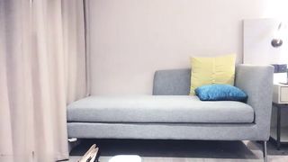 【69堂午夜视频】性感大奶妹，沙发上操穿上情趣装口交抽插猛操