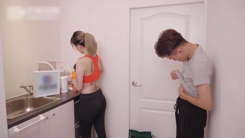 【69堂午夜视频】销售女教练 肉体换业绩