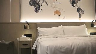 【69堂午夜视频】极品名缓第一次处理就这么骚