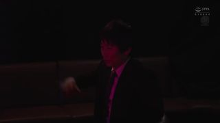 【69堂午夜视频】在脱衣舞剧场飞舞的人妻3