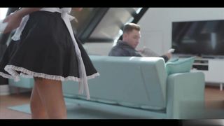 【69堂午夜视频】在男主人起床后骚逼女佣人给主人准备了一份粉嫩骚穴盛宴