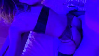 【69堂午夜视频】性奴被各种玩弄骚逼无法忍受淫水直流尖叫连连身体虽然被捆绑但是依然挡不住发骚