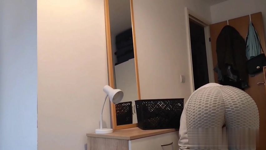 【69堂午夜视频】继母发现我在做家务时对她打飞机惩罚我在她的骚逼攻势下坚持不射