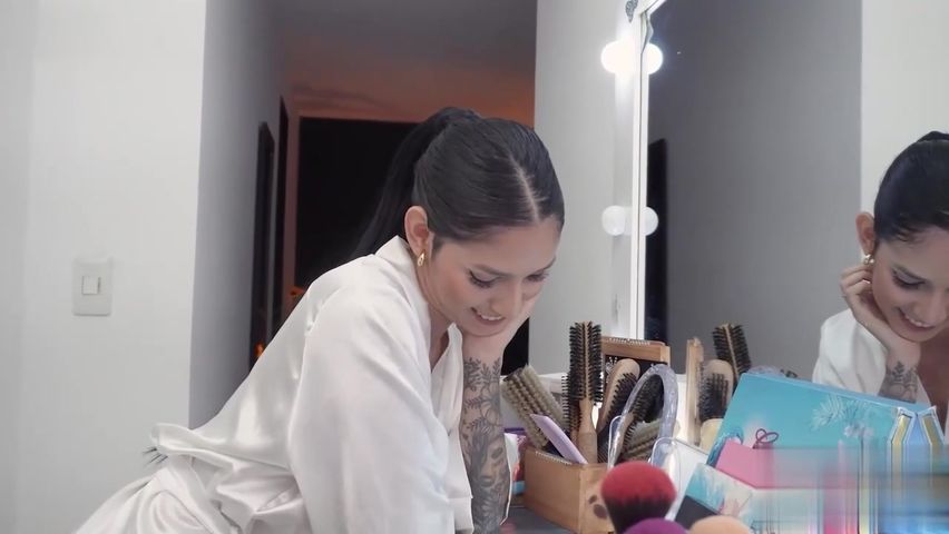 【69堂午夜视频】与我的情人穿着连裤袜狠狠地做爱大屁股弹力十足操起来爽翻