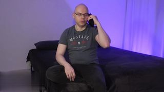 【69堂午夜视频】猛男大鸡巴在酒店订购的娇小伴游骚逼不光能看还能用