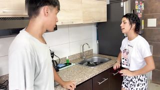 【69堂午夜视频】热恋中的情侣从厨房一直干到卧室是真的爽小骚逼被干到尖叫