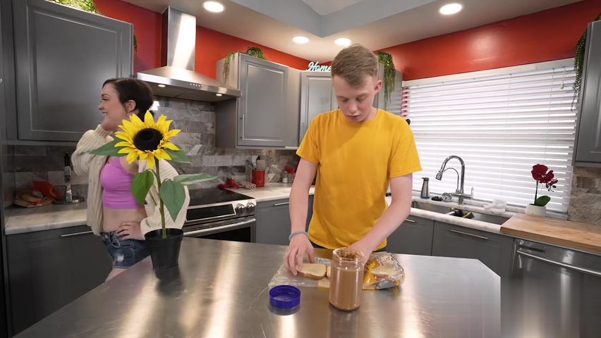 【69堂午夜视频】为了调查射精速度骚逼以身作则体验被爆操射精的时间