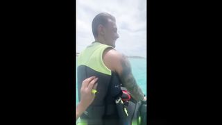 【69堂午夜视频】在摩托艇上爆操骚逼海景配大鸡巴干着就是很舒服后入大屁股