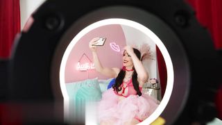 【69堂午夜视频】被她的室友发现手淫所以她邀请他加入其中果然大鸡巴就是要比手爽