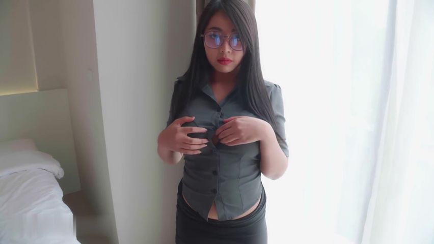 【69堂午夜视频】性感包臀裙的女友勾引我