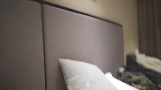 【69堂午夜视频】杭州约炮博主酒店后人极品身材骚女，骑大腿上一边挨操一边舌吻