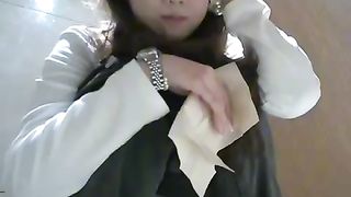 【69堂午夜视频】黑料吃瓜-大神酒吧厕所装摄像头偷拍美女如厕超高颜女神嘘嘘的过程泄密稚嫩逼逼欲想舔屏