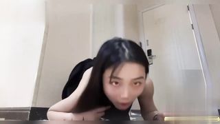 【69堂午夜视频】黑料吃瓜-玩调教就不用把她当人吃饭都得用狗盆反差婊被人成母狗狗盆装饭吃饭用手扣性虐视频曝光