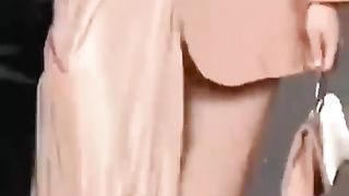 【69堂午夜视频】黑料吃瓜-时尚走秀现场送出福利极品女模特连内裤都不穿怼着镜头就是拍