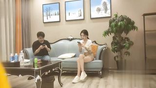 【69堂午夜视频】黑料吃瓜-高端的外围才配得上高端的价位探花偷拍04年的嫩妹较小的体型干一半套了掉了给小姐姐吓跳了