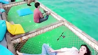 【69堂午夜视频】黑料吃瓜-高颜女神就是阿朱啊化身沙滩美人鱼献福利曼妙肉体在海上全裸骚拍极具看点