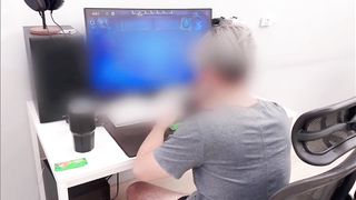 【69堂午夜视频】做起了性爱视讯，却被老公的弟弟发现，该如何补救这个过失？