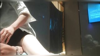 【69堂午夜视频】足疗店勾搭技师美少妇 “你别到处去说”女技师献身客户，直接包房大屁股后入，紧张又刺激